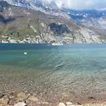 Maisonette Im Penthouse-stil Ca 145m2 Mit Viel Privatsphäre - Direkt Am Walensee Mit Badestrand Apartment *